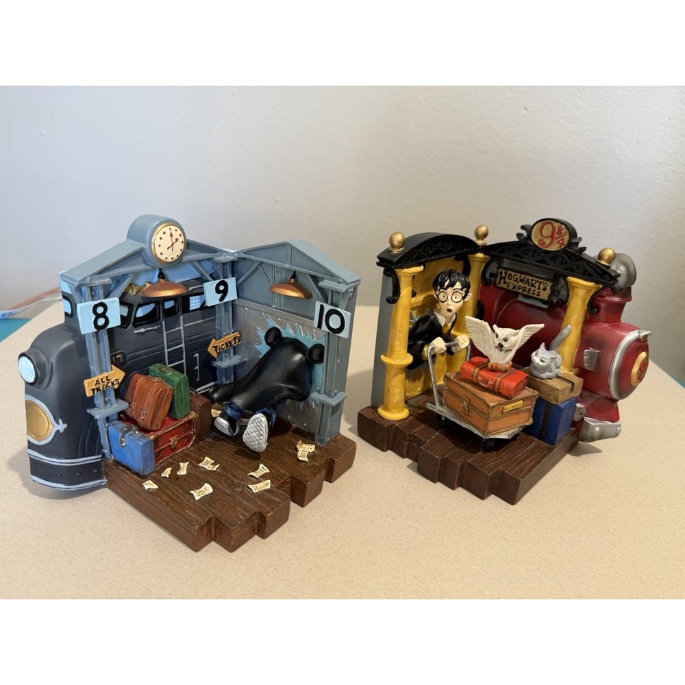 Harry Potter Platform 9 3/4 Hogwarts Express Warner Bros Studio Bookends USED